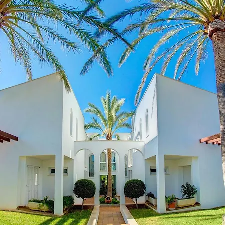 Villa Mar Oberta By *